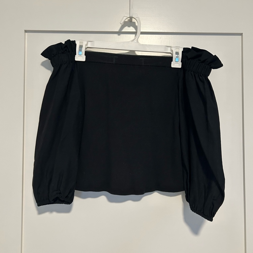 Off shoulder crop top